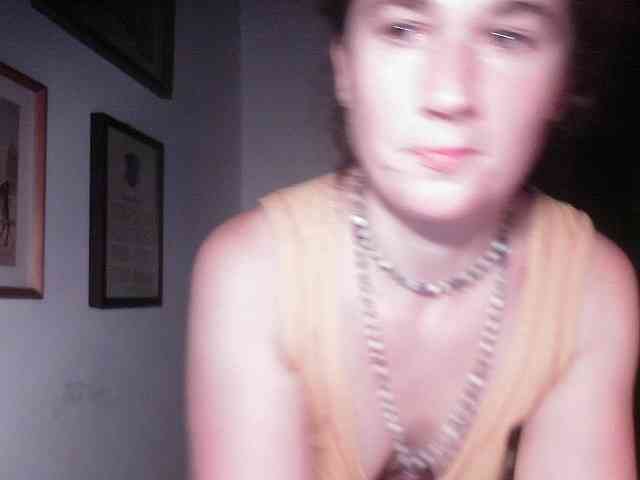 AmanelWhite webcam