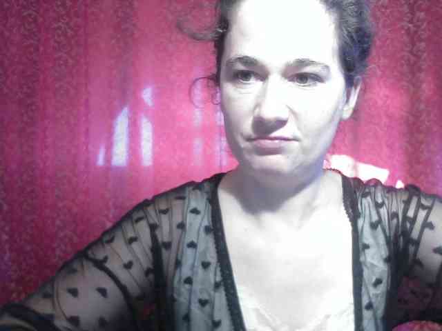 AmanelWhite webcam