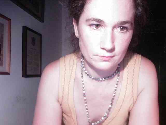 AmanelWhite webcam