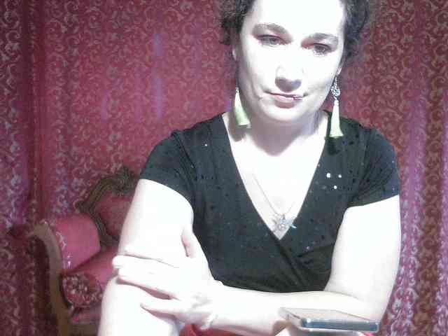 AmanelWhite webcam