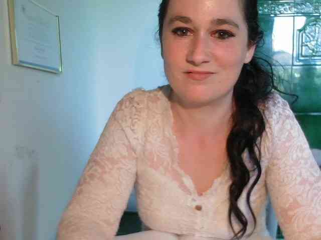 AmanelWhite webcam