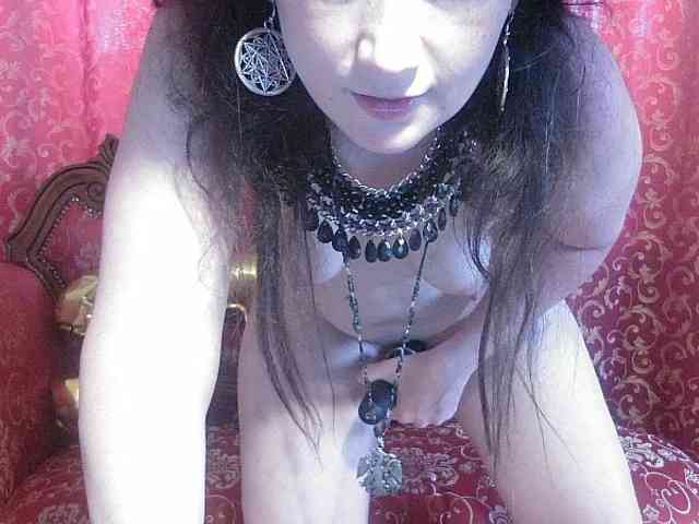 AmanelWhite webcam