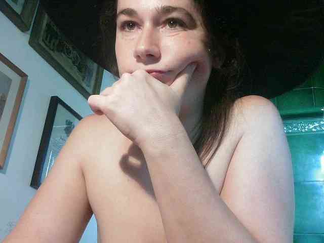 AmanelWhite webcam