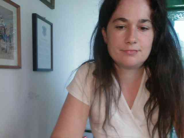 AmanelWhite webcam