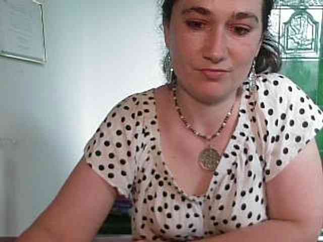 AmanelWhite webcam