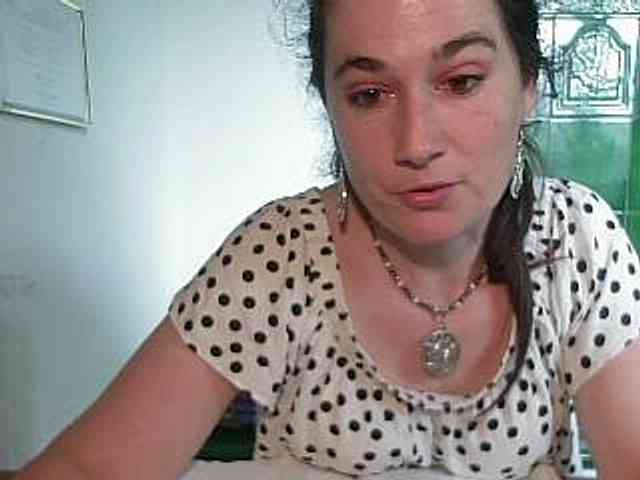 AmanelWhite webcam