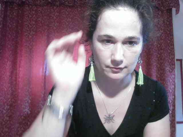 AmanelWhite webcam