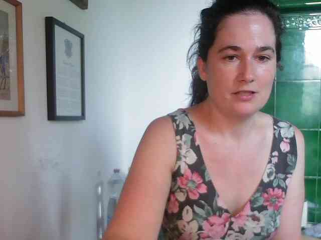 AmanelWhite webcam