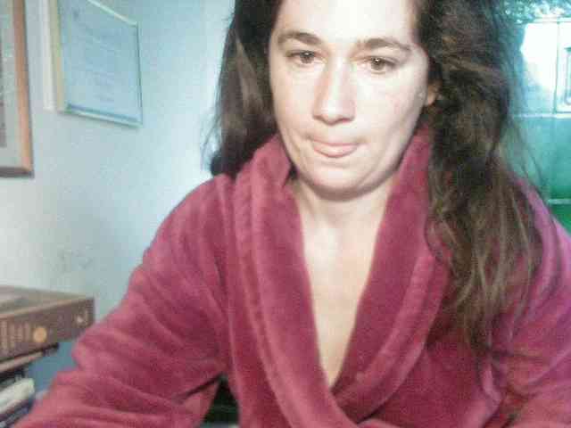 AmanelWhite webcam