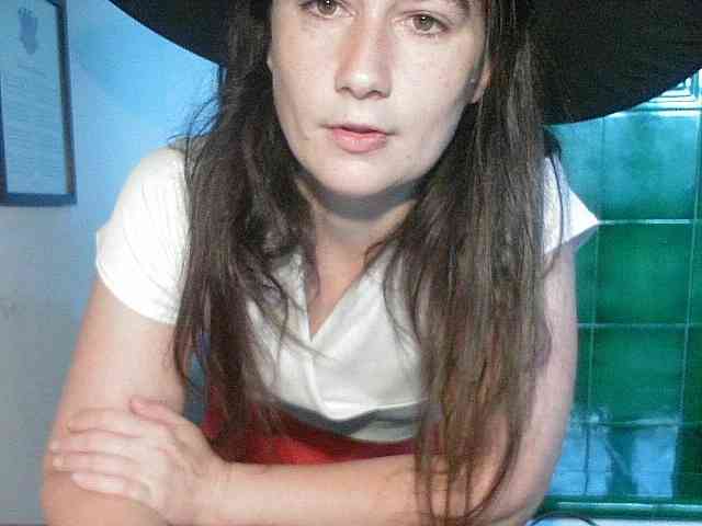 AmanelWhite webcam