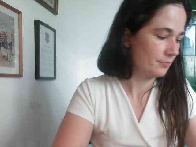 AmanelWhite webcam