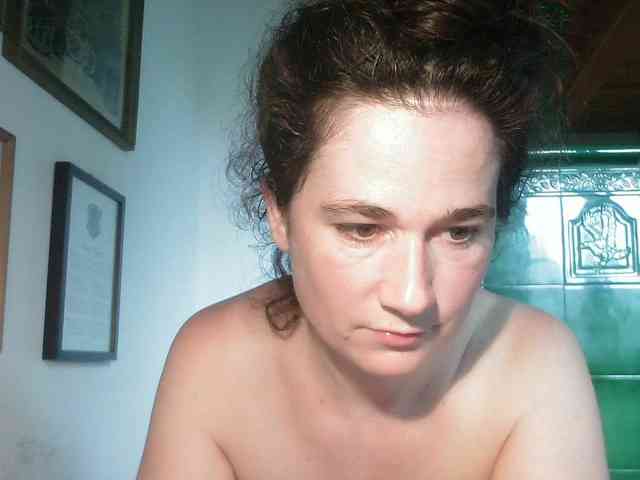 AmanelWhite webcam