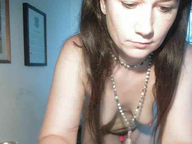 AmanelWhite webcam