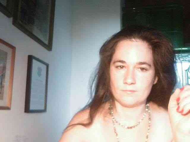 AmanelWhite webcam
