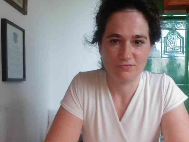 AmanelWhite webcam