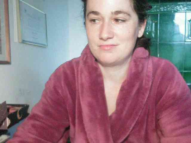 AmanelWhite webcam