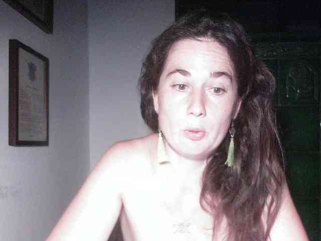 AmanelWhite webcam