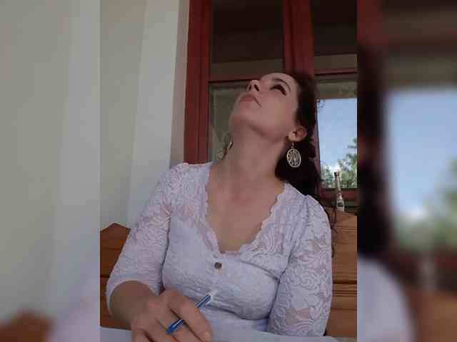 AmanelWhite webcam