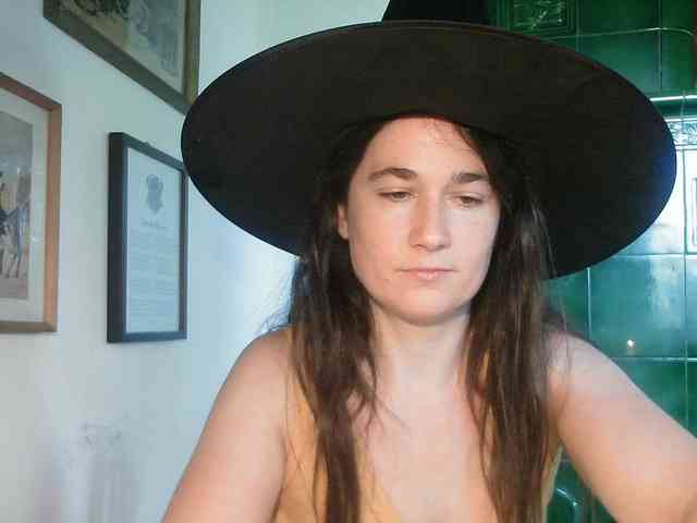 AmanelWhite webcam