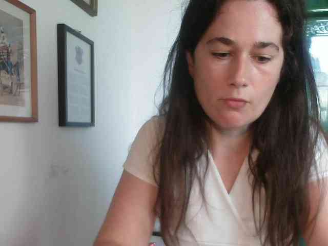 AmanelWhite webcam