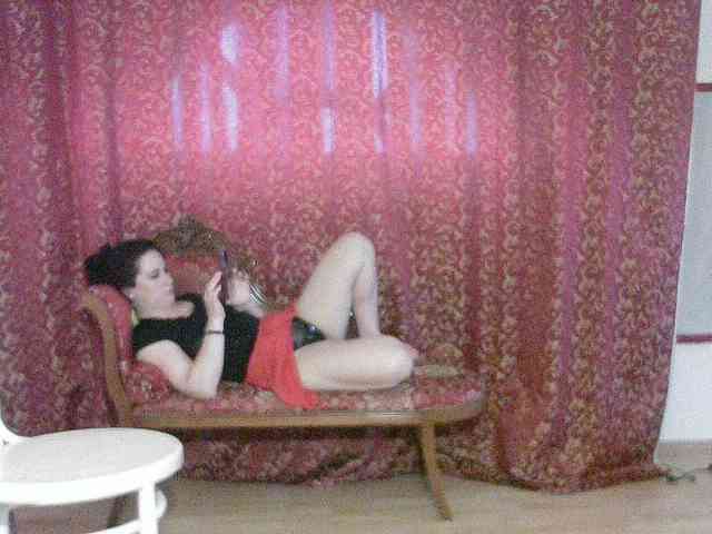 AmanelWhite webcam