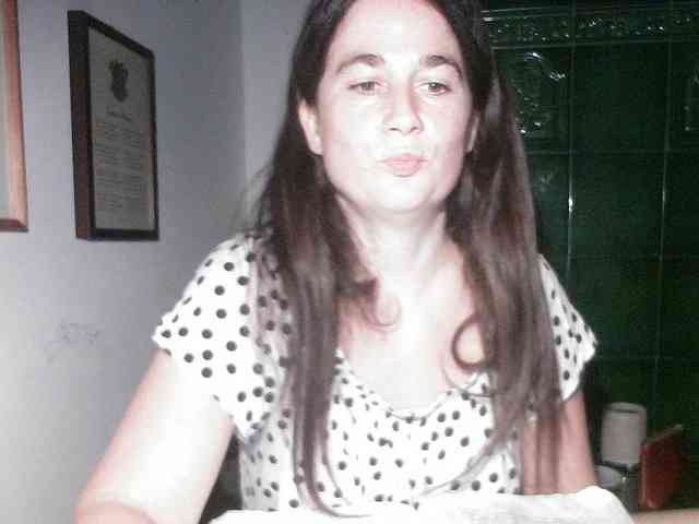 AmanelWhite webcam