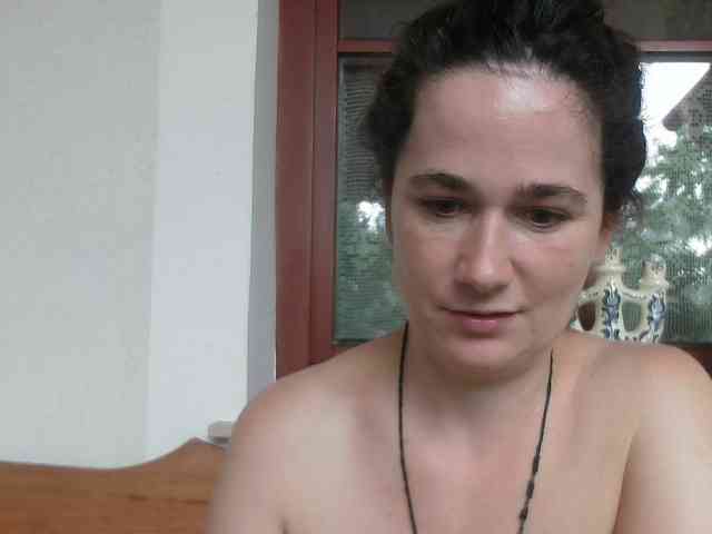AmanelWhite webcam