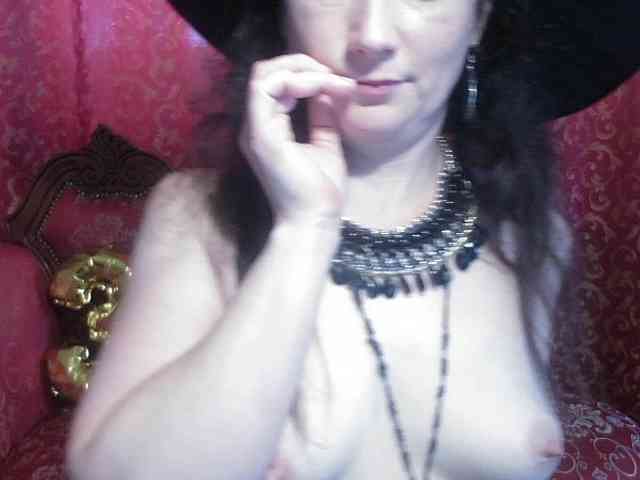 AmanelWhite webcam