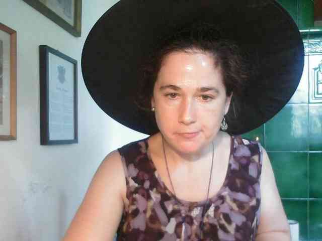 AmanelWhite webcam