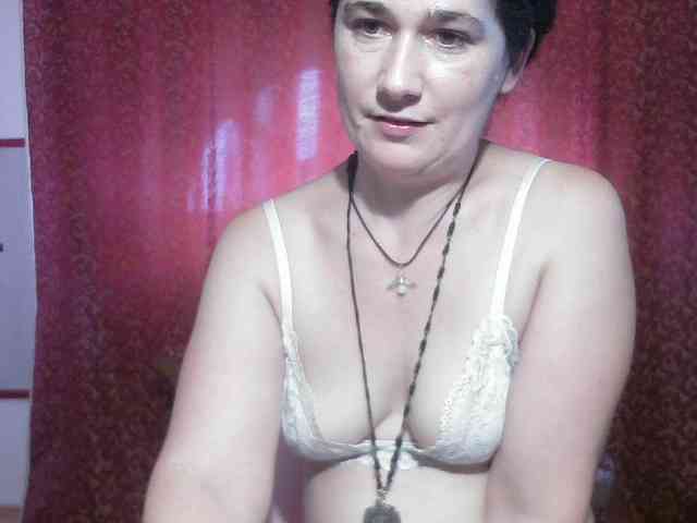 AmanelWhite webcam