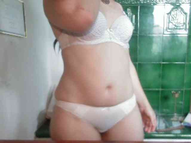 AmanelWhite