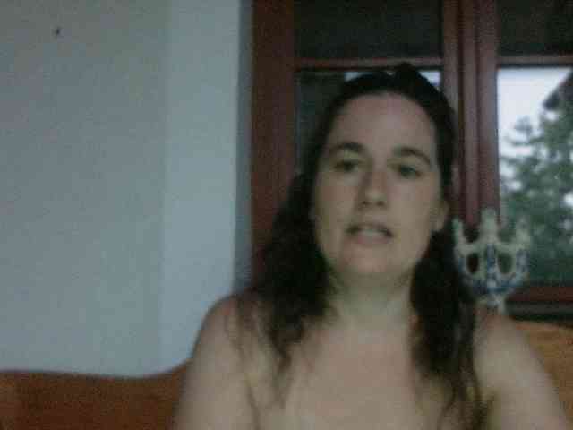 AmanelWhite webcam