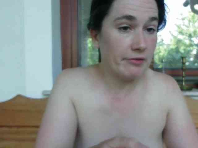 AmanelWhite webcam