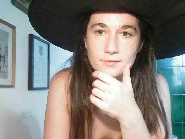 AmanelWhite webcam