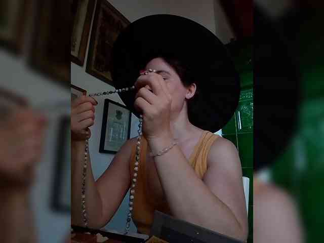 AmanelWhite webcam
