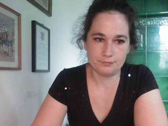 AmanelWhite webcam