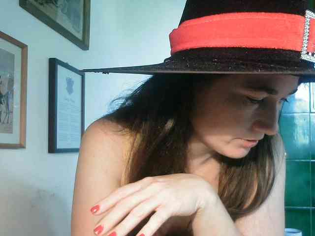 AmanelWhite webcam