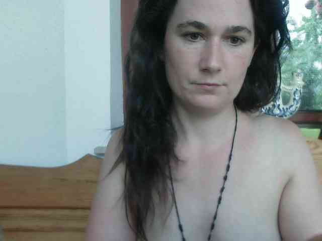 AmanelWhite webcam