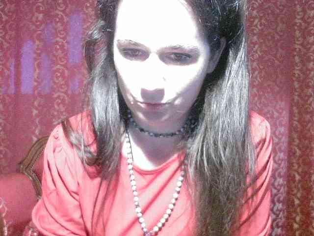 AmanelWhite webcam