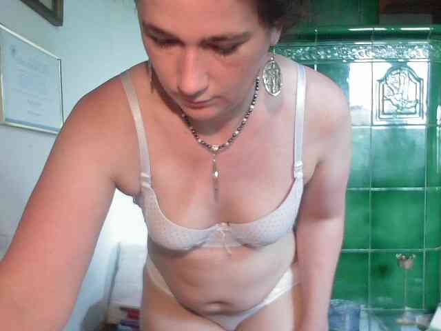 AmanelWhite