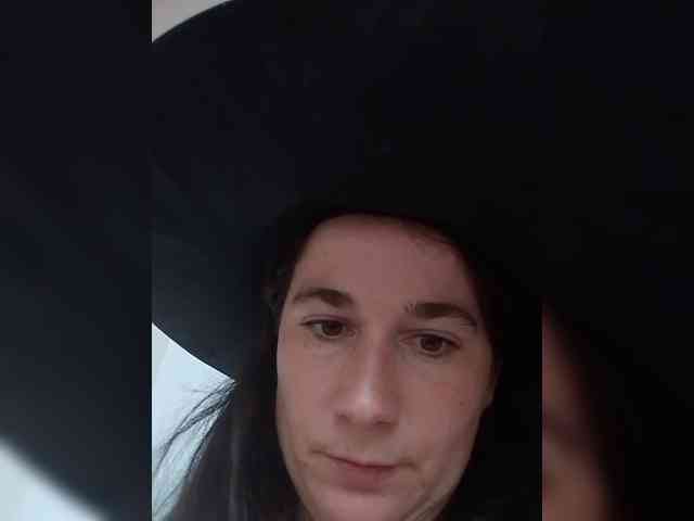 AmanelWhite webcam