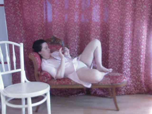 AmanelWhite webcam