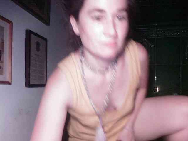 AmanelWhite webcam