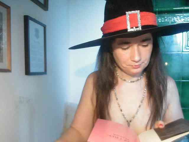 AmanelWhite webcam
