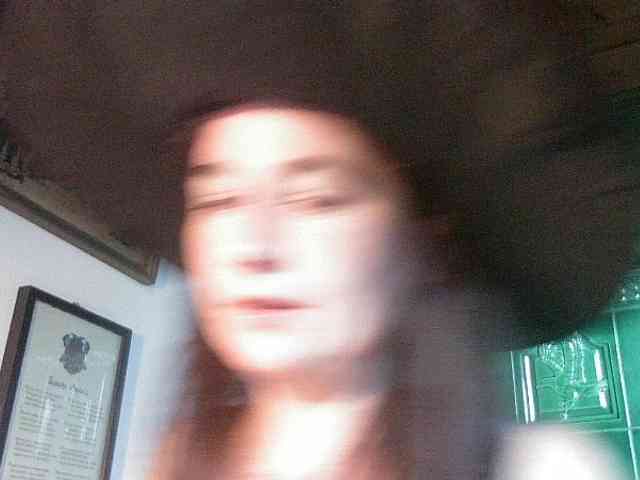 AmanelWhite webcam