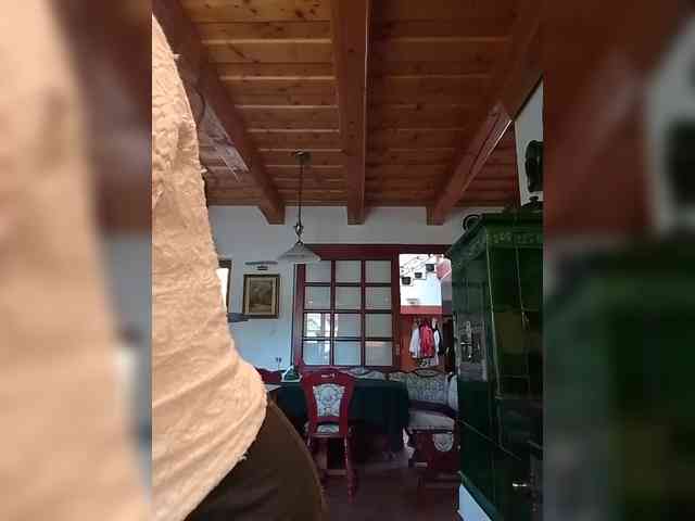 AmanelWhite webcam