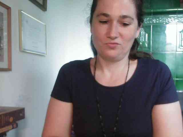 AmanelWhite webcam