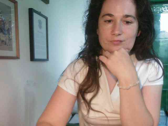 AmanelWhite webcam