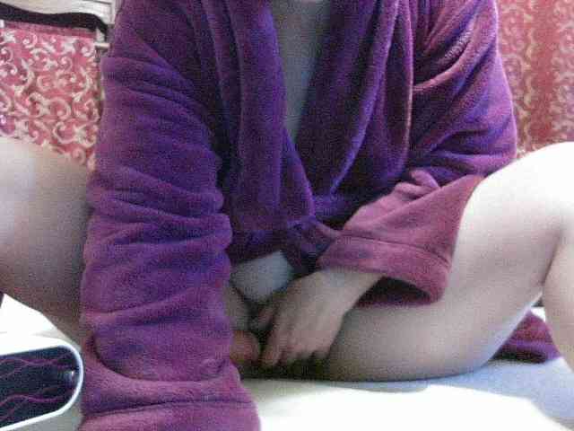 AmanelWhite webcam