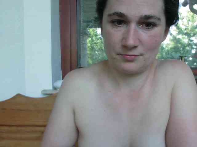 AmanelWhite webcam